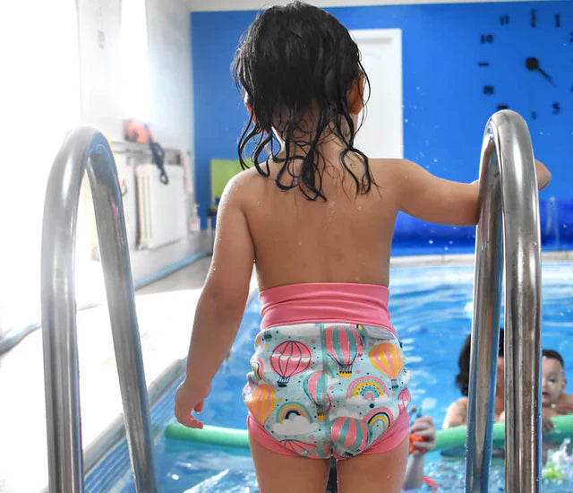 Hva skal babyen ha på seg på babysvømming?